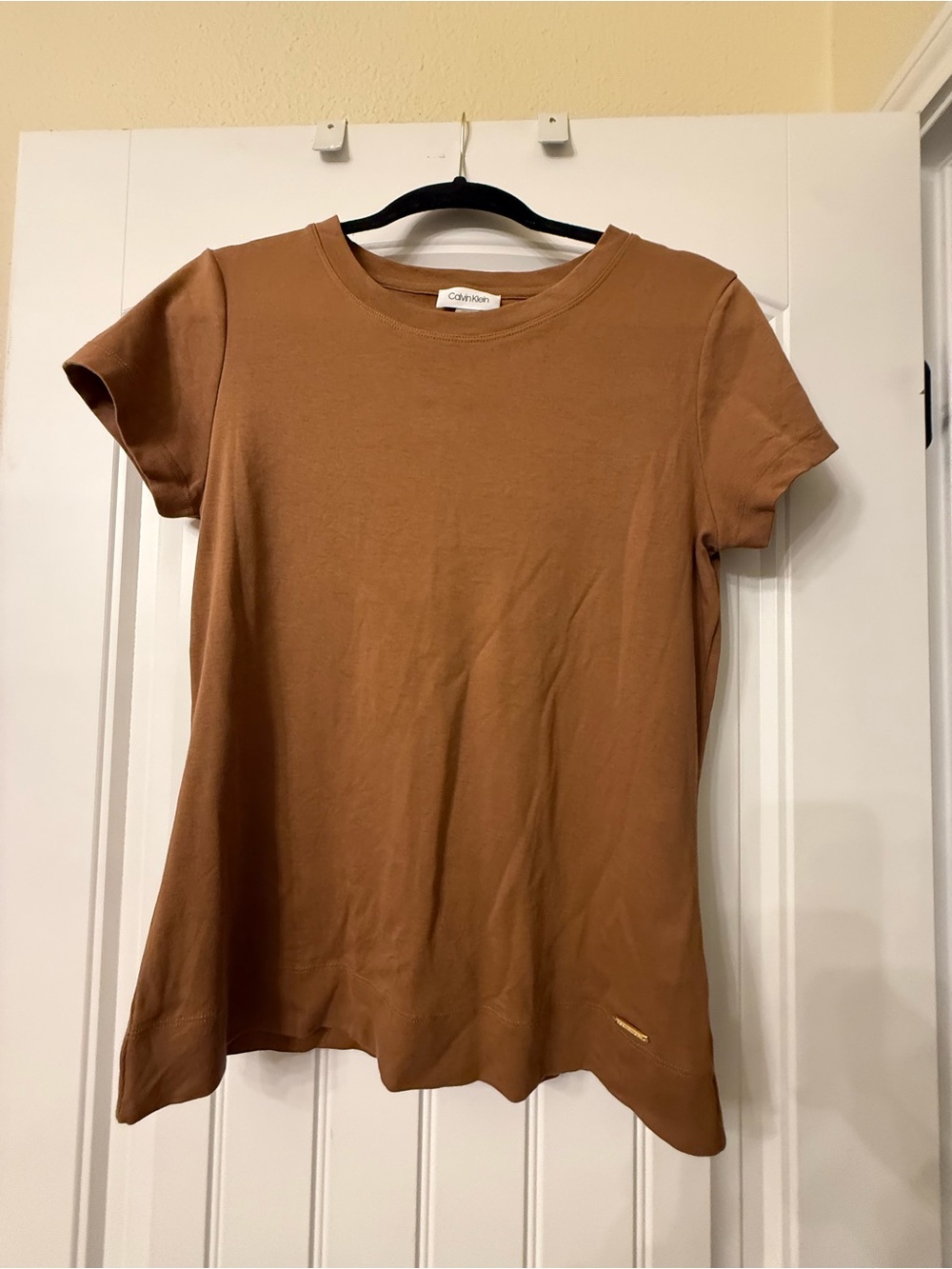 Calvin Klein Women's Short Sleeve Tee in Warm Brown